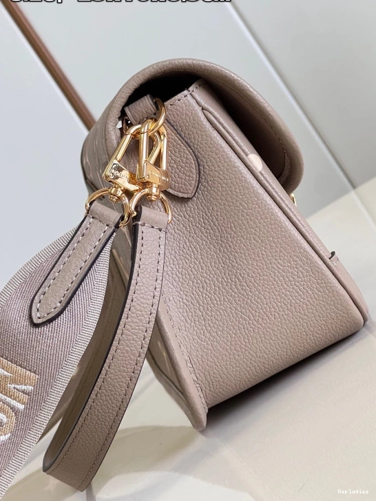 Rep ladies Diane Nano VUITTON LOUIS 0807